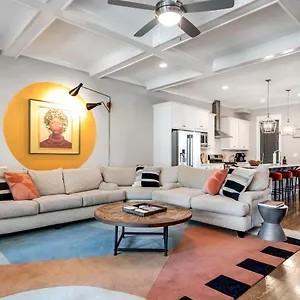 Nell's Haven Two Miles To Downtown & Broadway Holiday home Nashville